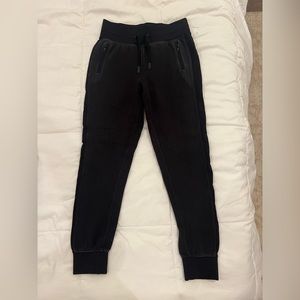 Lululemon Women’s Size 4 Black Joggers